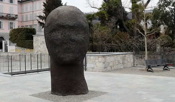 A head of Meina Lellouche